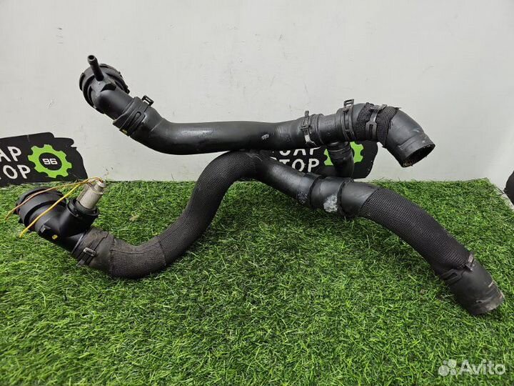 Патрубок системы охлаждения Volkswagen Jetta 6 1.4