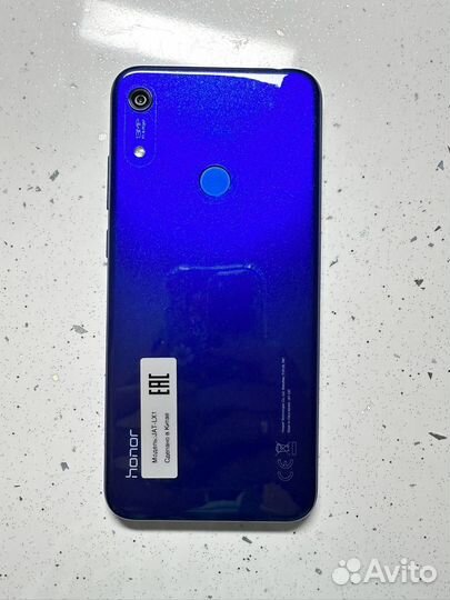 Телефон honor 8а