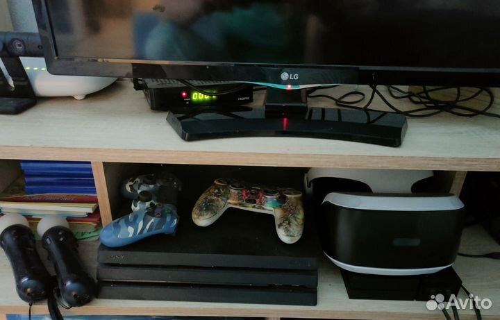 Игровая приставка ps4 pro с играми и очками VR