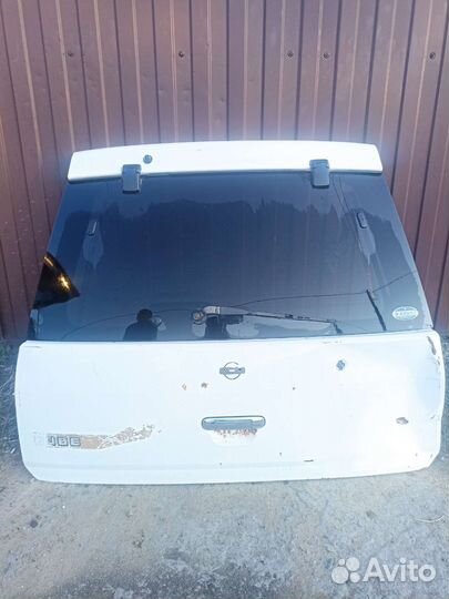 Пятая дверь Ниссан куб z10