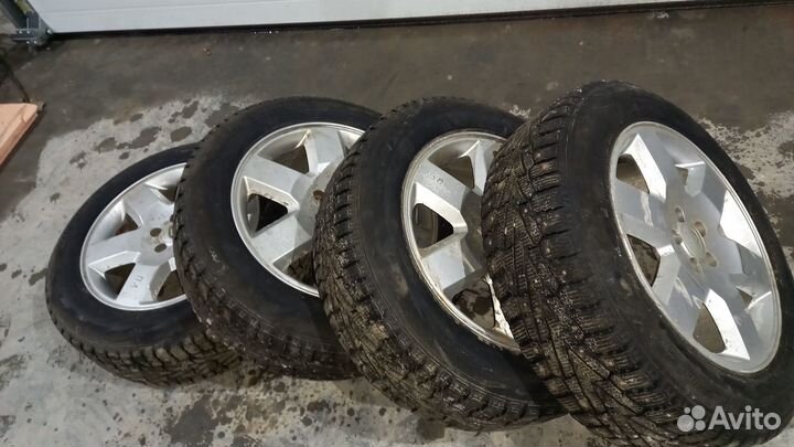 R18 Hankook Dynapro HT RH12 235/60, PCD 0x98 DIA 19