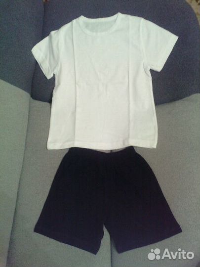 Шорты и майка для физкультуры в отличном состоянии