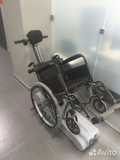 Лестничный подъемник для инвалидов