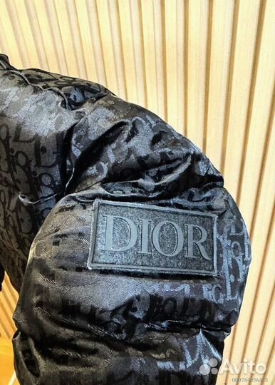 Куртка Dior: для тех, кто идет в ногу с модой