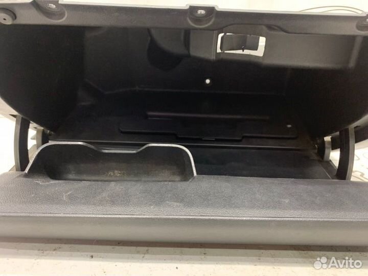 Бардачок Volkswagen Polo sedan (MK5) cfna 2011