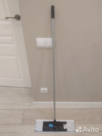 Швабра с насадкой из микрофибры