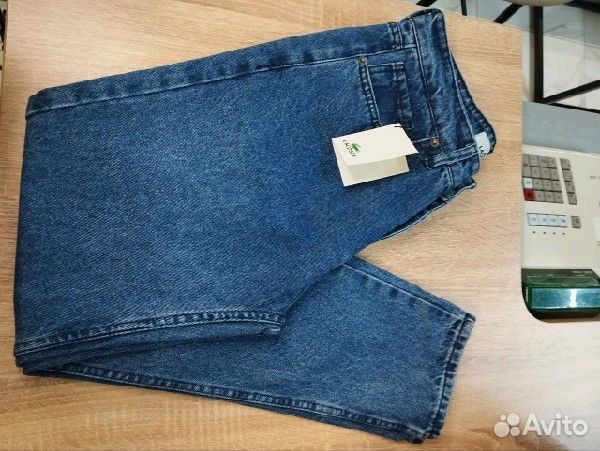 Джинсы Lacoste
