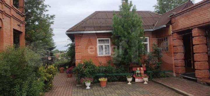 Дом 144 м² на участке 21,6 сот.