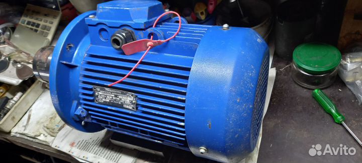 Двигатель асинхронный 2.2 квт адм100L6У2