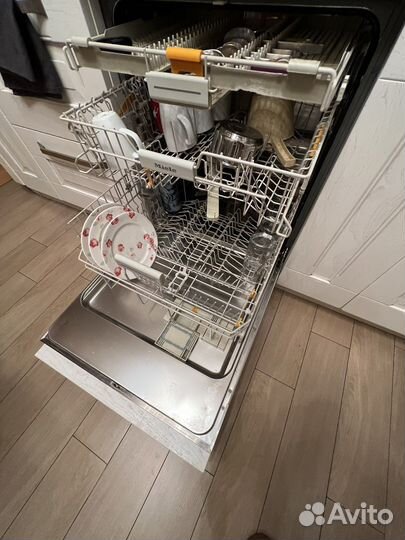 Посудомоечн машина Miele 60 см встраиваемая G5670