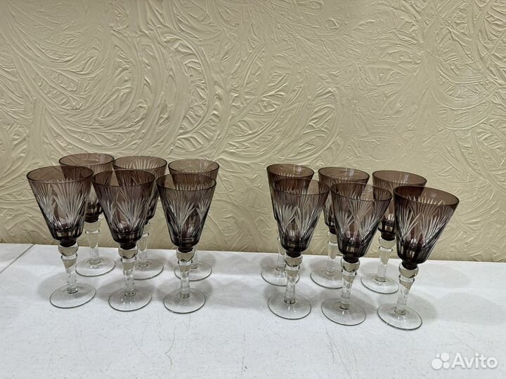 Бокалы, фужеры, цветное марганцовое стекло