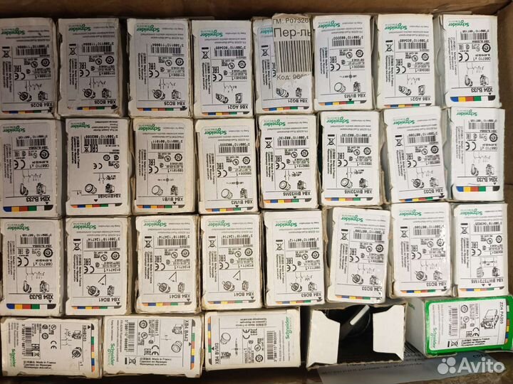 Переключатели кнопки Schneider xb4