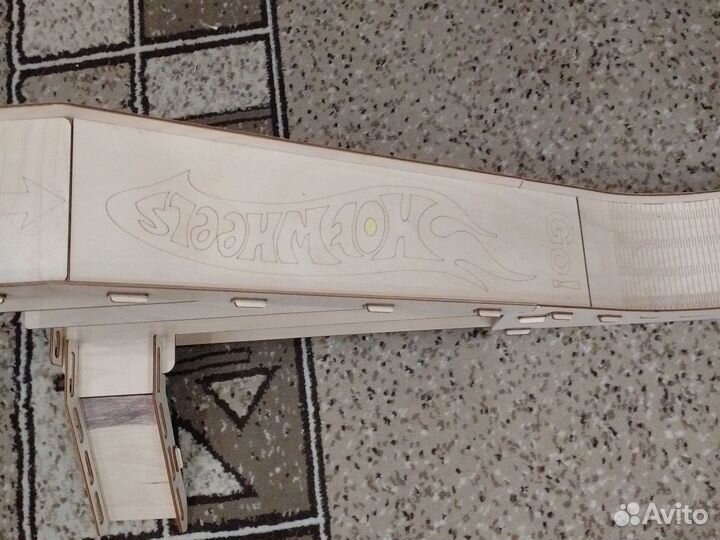 Дорога, гараж для машинок