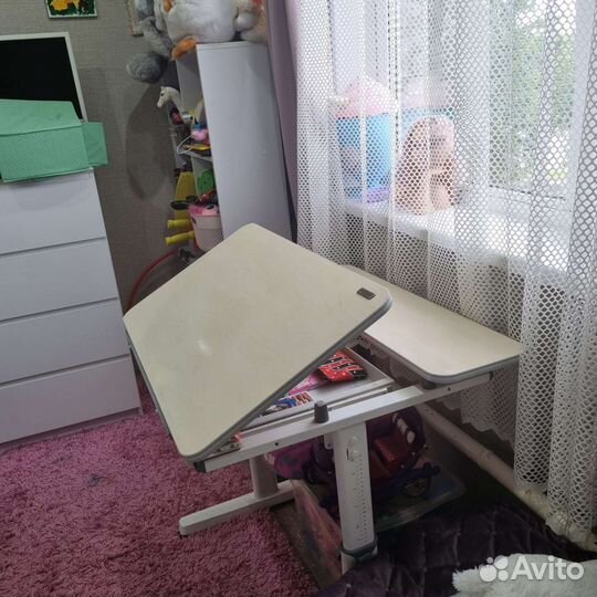 Письменный стол. Парта