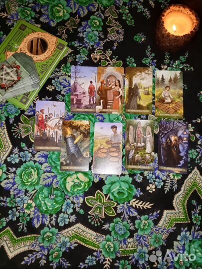 Гадание расклад на картах Таро, уборка на кладбище