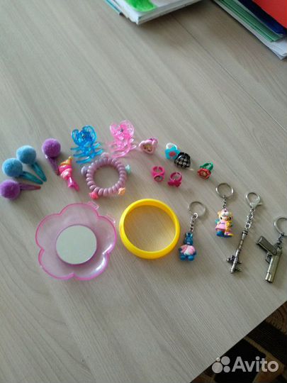 Заколки,значки