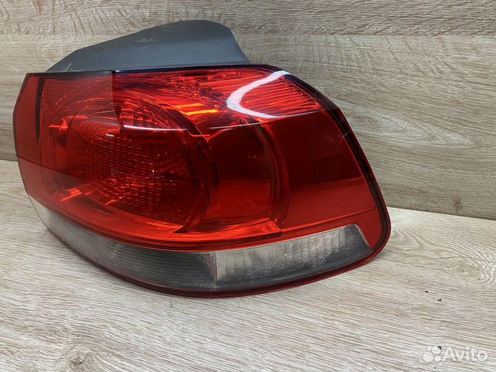 Фонарь задний правый Volkswagen Golf 6 111731