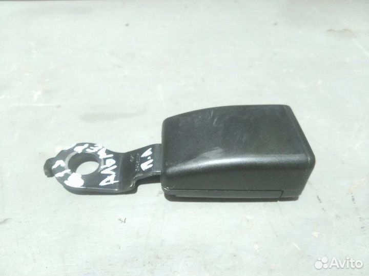 Ответная часть ремня безопасности передняя левая