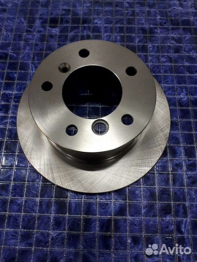 Тормозн. диски Mercedes Sprinter/VW Crafter з d272
