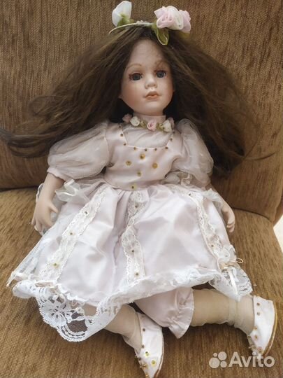 Кукла фарфоровая коллекционная