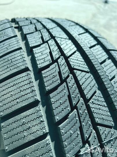 Sunwide Snowide 235/45 R17 82T