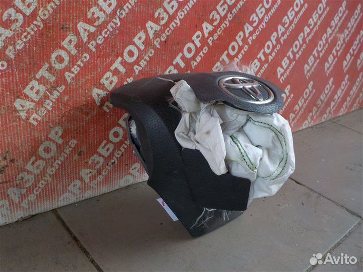 Подушка безопасности водителя Toyota Corolla