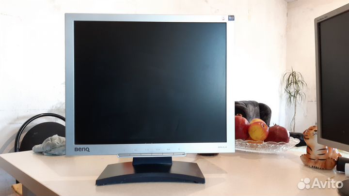 Монитор для компьютера 19 дюймов