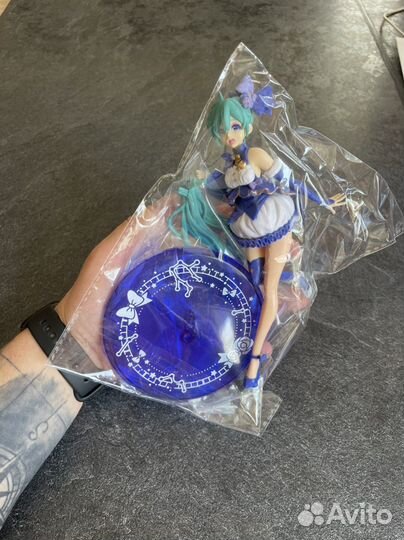 Аниме фигурка хатсуне мику