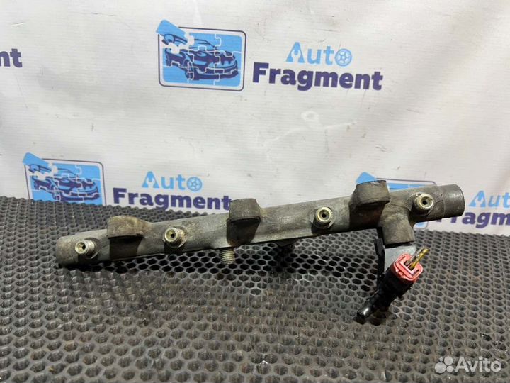 Рейка топливная (рампа) Citroen Xantia RHZ 2.0