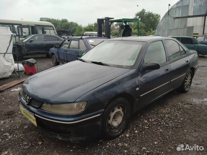 Фонарь задний правый Peugeot 406 1.8i 16v