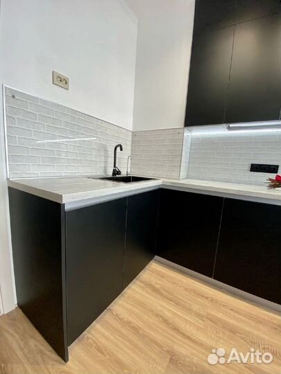 П образная кухня на заказ. Фабрика