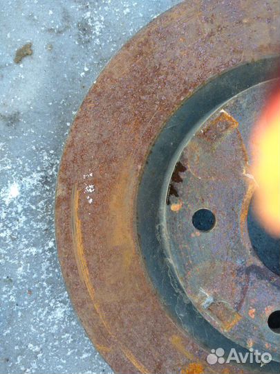 Тормозной диск передний Mitsubishi Outlander 3