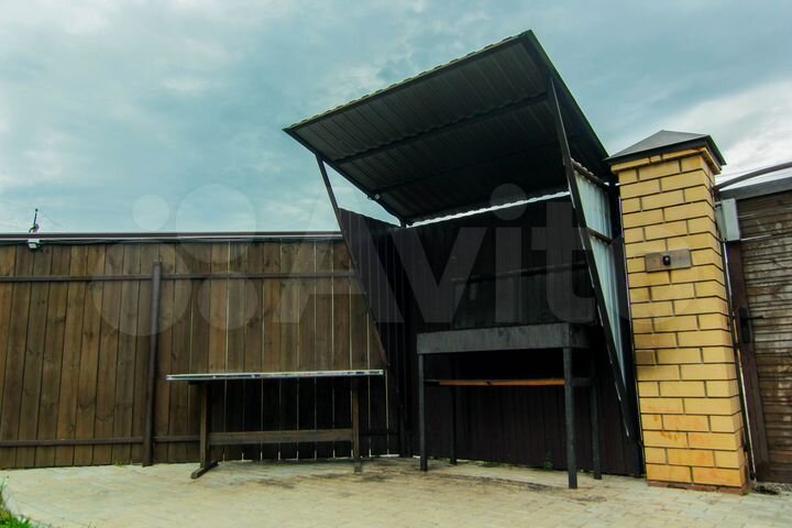 Коттедж 180 м² на участке 10 сот.