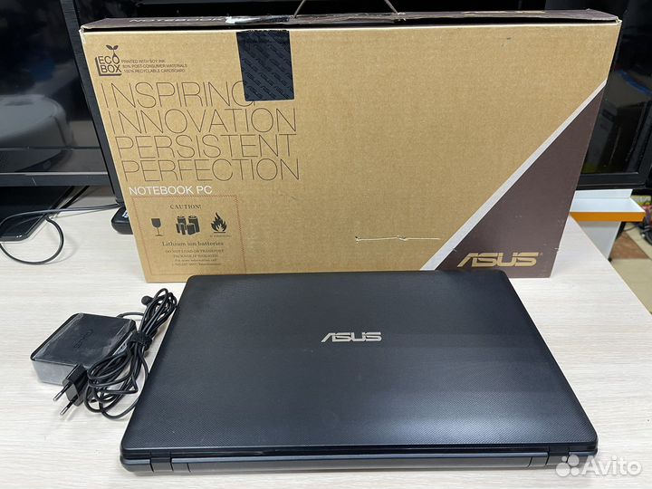 Ноутбук Asus X552E