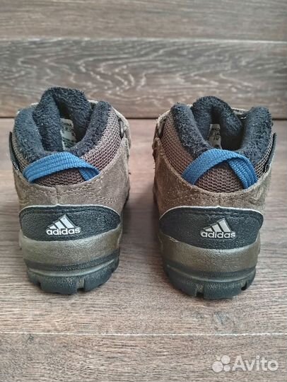 Ботинки детские Adidas 22 размер