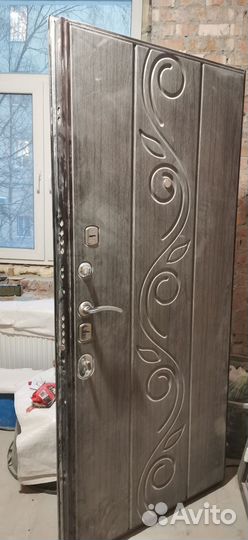 Дверь входная металлическая