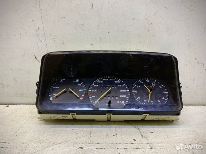 Комбинация приборов Volkswagen Passat B3 1988-1993