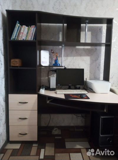 Компьютерный стол