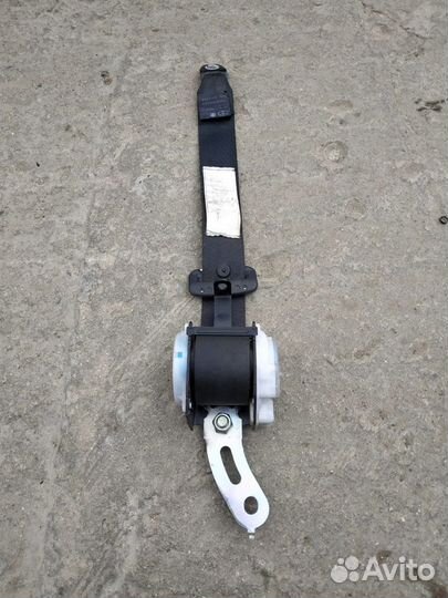 Ремень безопасности задний правый Toyota Avensis 2