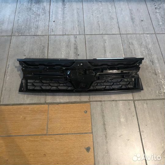 Решетка Радиатора Для Renault Duster II