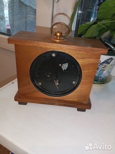 Часы настольные 