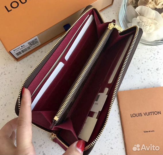Кошелек Louis Vuitton