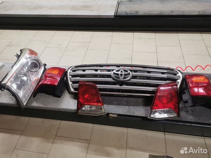 Фара toyota Land cruiser 200 L б/у