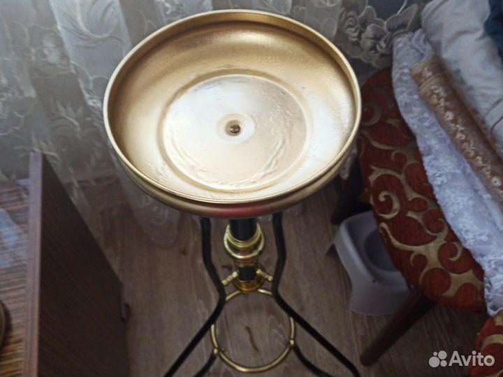 Подставка под цветы