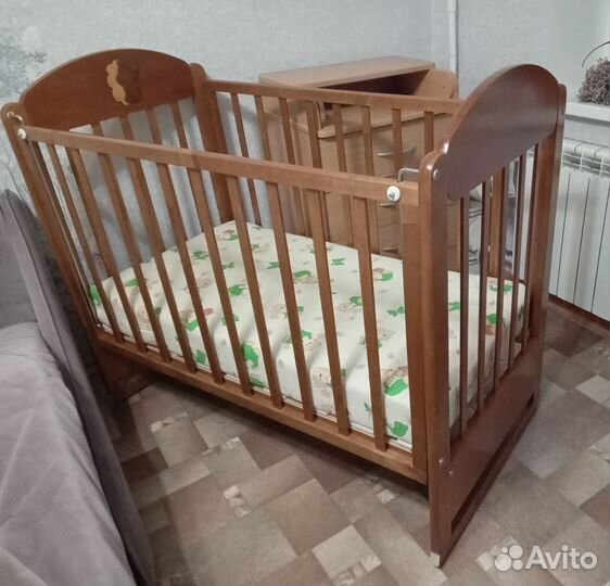 Детская кроватка