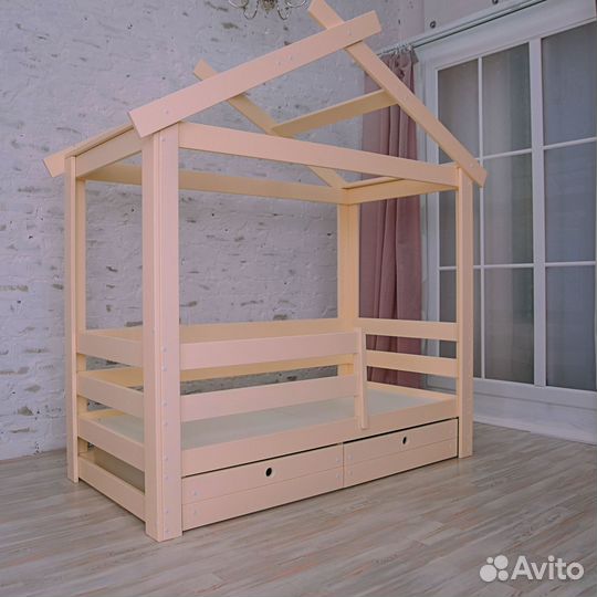 Кровать домик