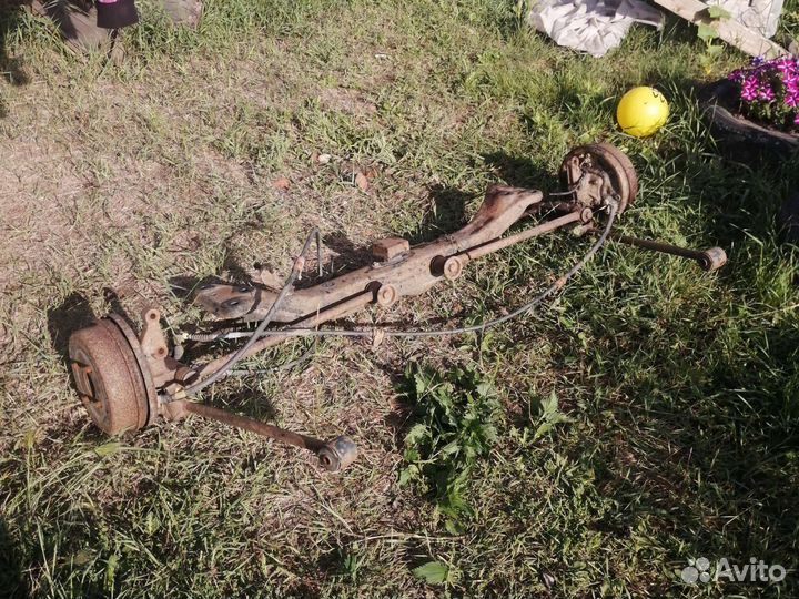 Задняя балка в сборе toyota corolla ae100