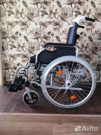 Инвалидная коляска новая
