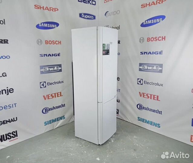 Холодильник бу Ariston