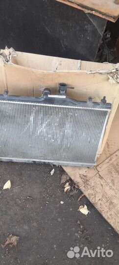 Радиатор охлаждения на ниссан
